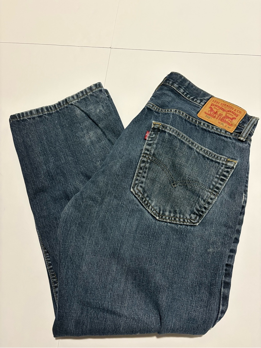 Levi’s 559 Relaxed Straight Medium Wash Jeans Men’s 36x30